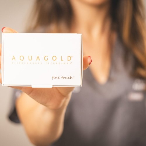 AquaGold® Facial Queens 1